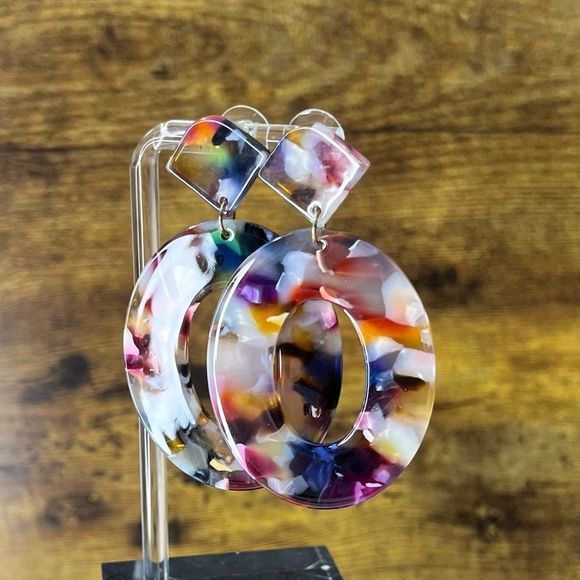 Marbled Dangle Earrings - Picture 3 of 6